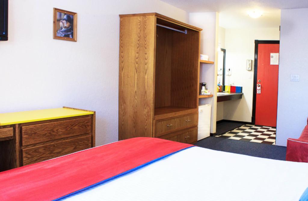 סילבר סטאר The Bulldog Hotel מראה חיצוני תמונה