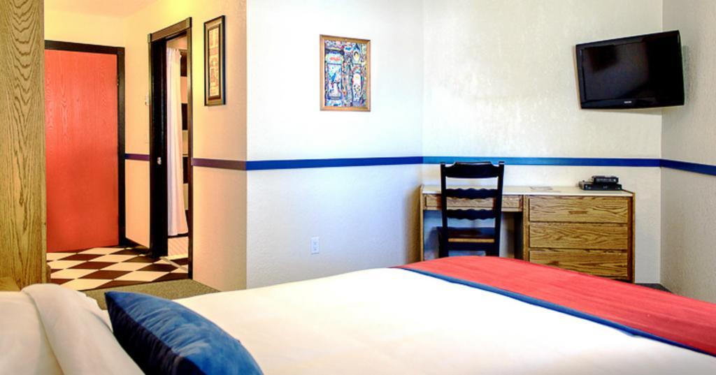 סילבר סטאר The Bulldog Hotel מראה חיצוני תמונה