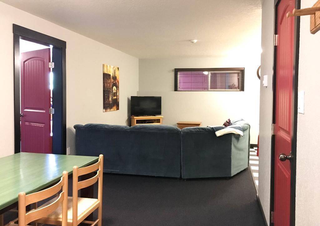 סילבר סטאר The Bulldog Hotel מראה חיצוני תמונה