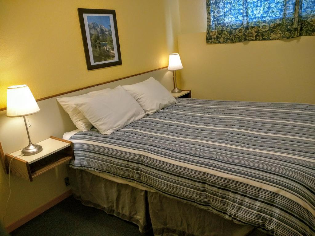 סילבר סטאר The Bulldog Hotel מראה חיצוני תמונה