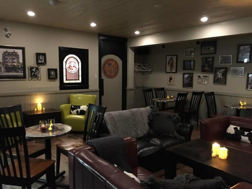 סילבר סטאר The Bulldog Hotel מראה חיצוני תמונה